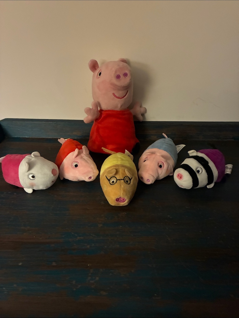 Peppa Pig Plush Set 8” Peppa & 5 mini beanbag characters